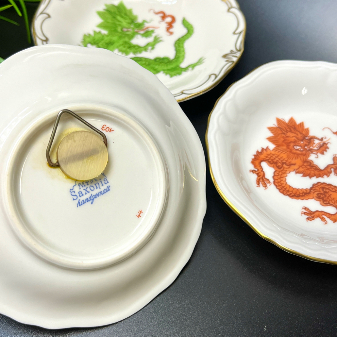 Декоративная тарелка с драконом MPM, Saxonia, 1990-1999гг Germany. Рельефный фарфор, ручная роспись. Картинка 4